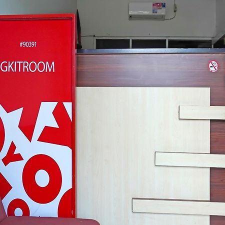 Oyo 90391 Gkitroom Karawang Dış mekan fotoğraf