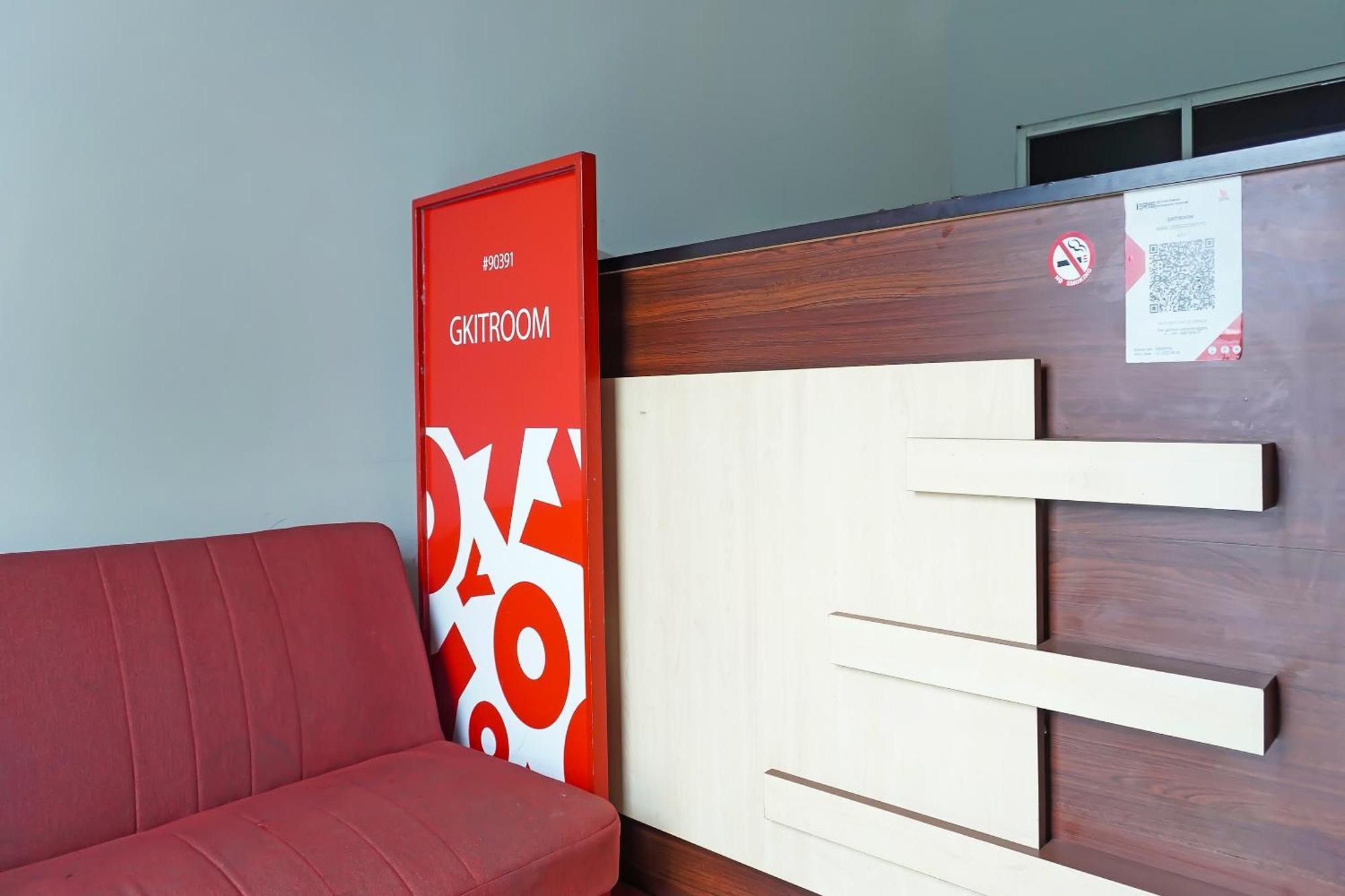 Oyo 90391 Gkitroom Karawang Dış mekan fotoğraf